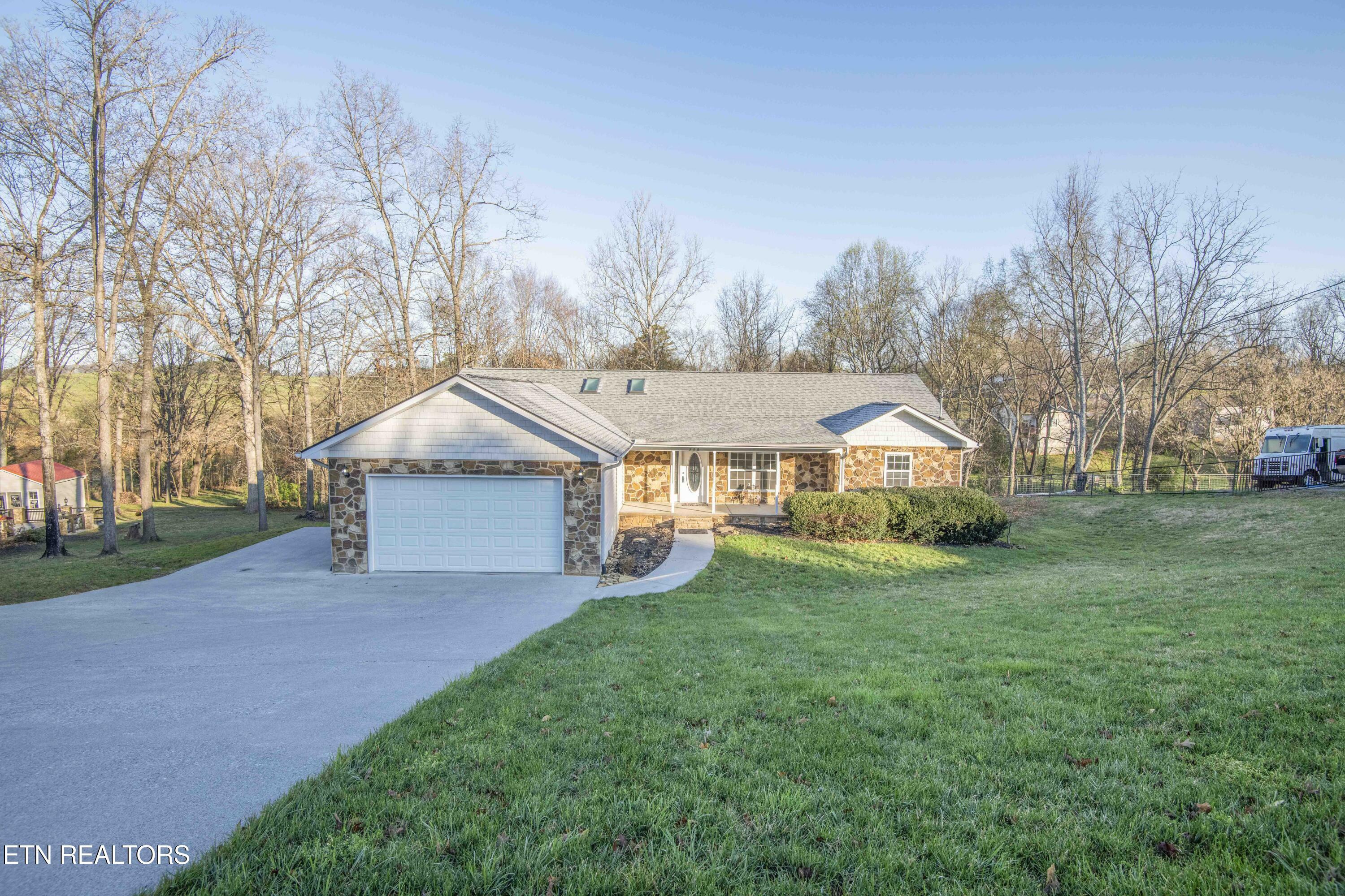 Property Photo: 555 White Oak Circle TN 37764