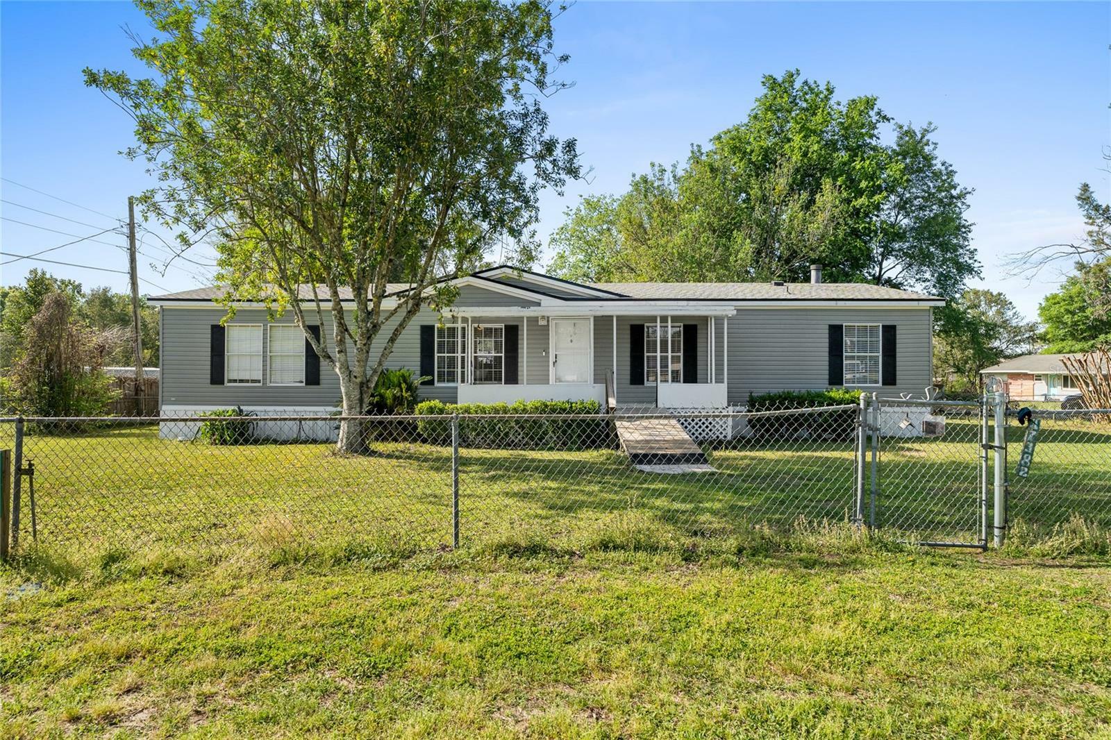 Property Photo: 17382 Harrell Street FL 32622