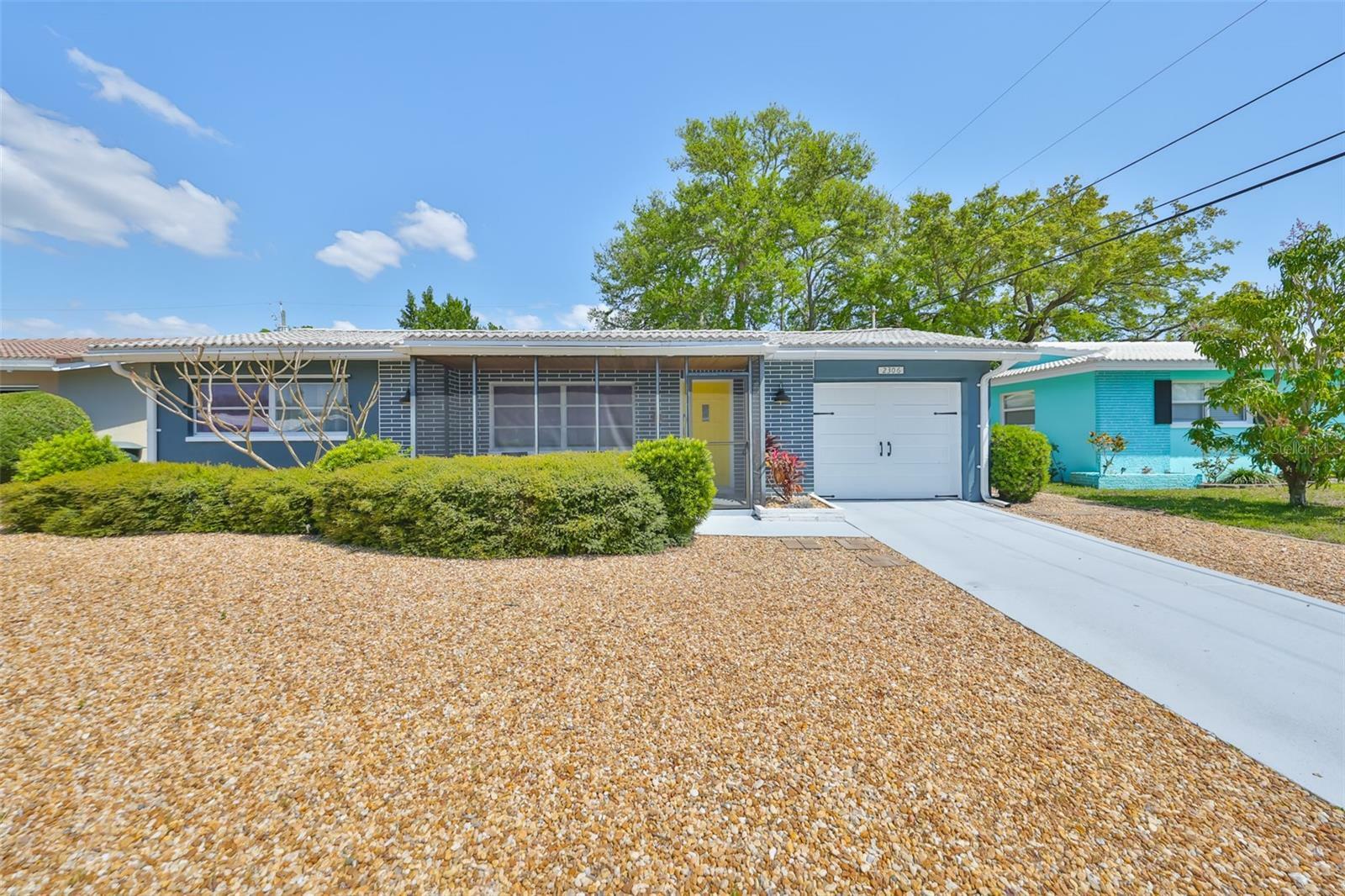 Property Photo: 2306 Black Oak Lane FL 33763