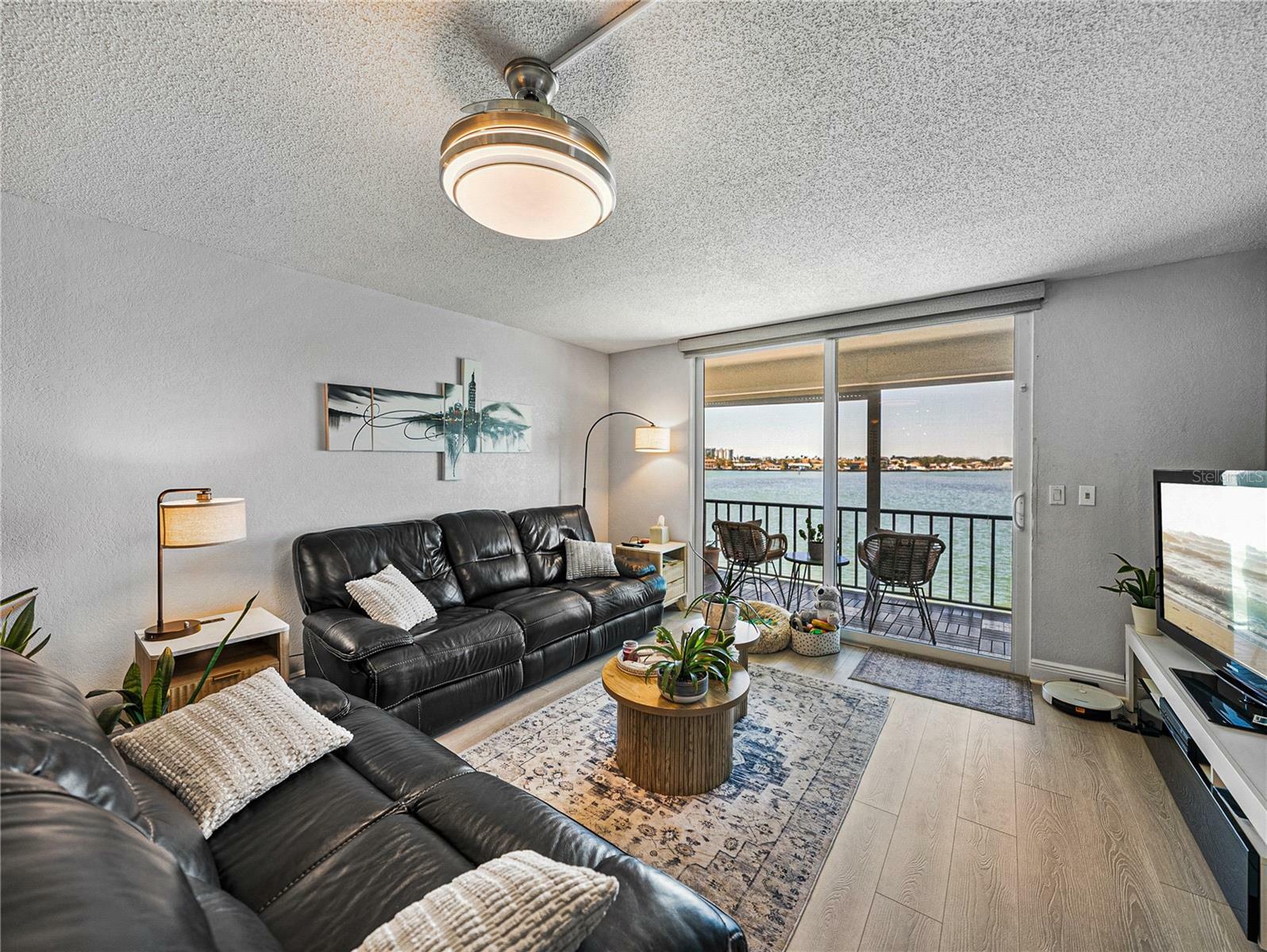 Property Photo:  