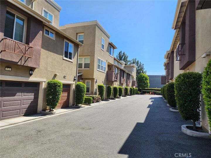 Property Photo:  500 N Willowbrook Avenue M8  CA 90220 