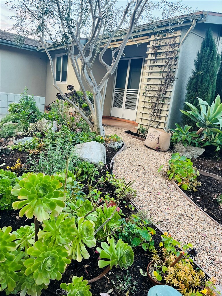198 Avenida Majorca  Laguna Woods CA 92637 photo