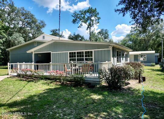 Property Photo: 162 Keuka Road FL 32148