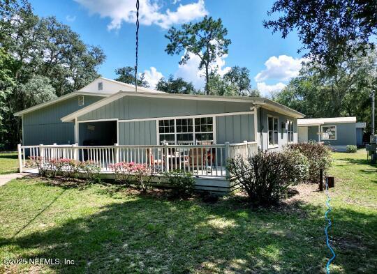Property Photo: 162 Keuka Road FL 32148