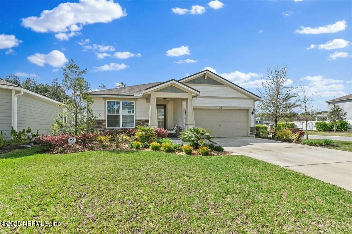 Property Photo: 22 Myrtle Oak Court FL 32092