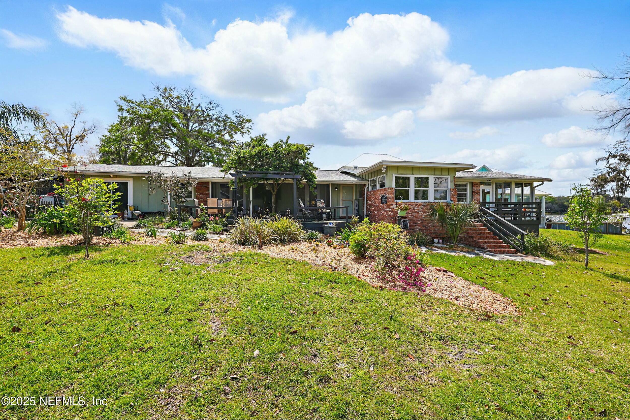 Property Photo: 245 Cokesbury Court FL 32043