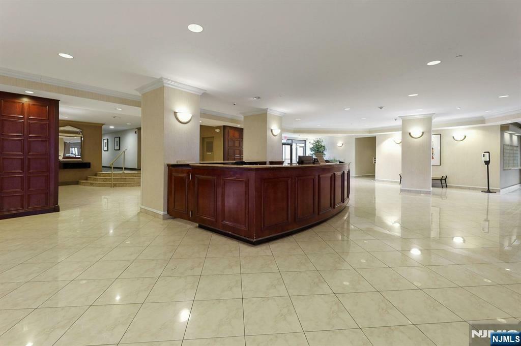 Property Photo: 2200 N Central Road 1N NJ 07024