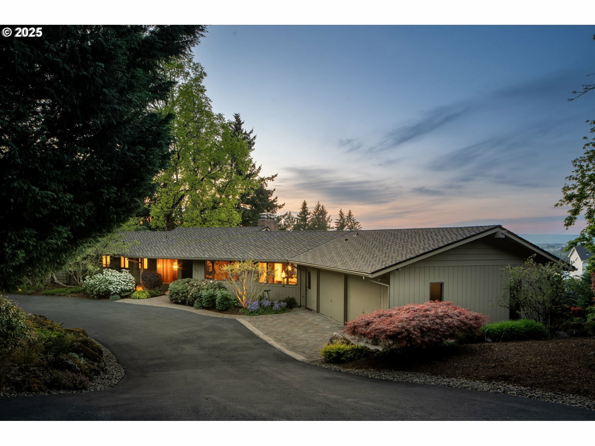 Property Photo: 7845 SW Miller Hill Rd OR 97007