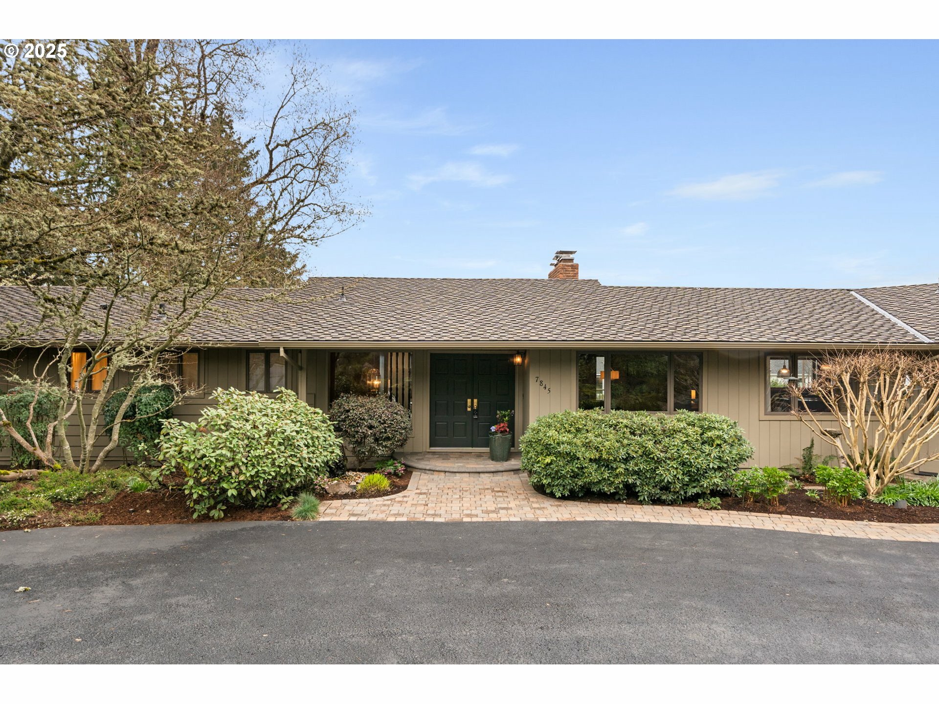 Property Photo: 7845 SW Miller Hill Rd OR 97007