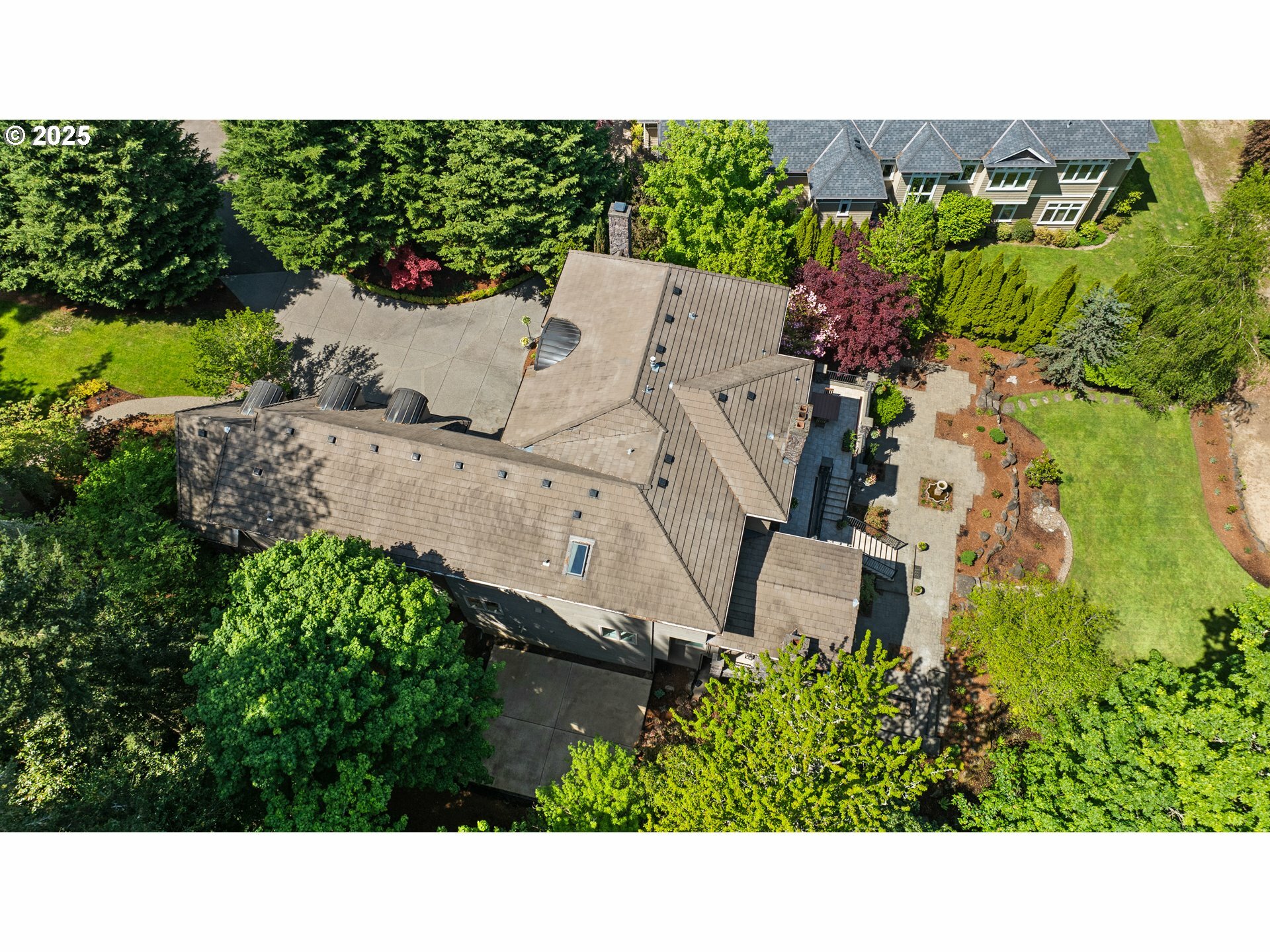 Property Photo: 2147 Glenmorrie Ln OR 97034