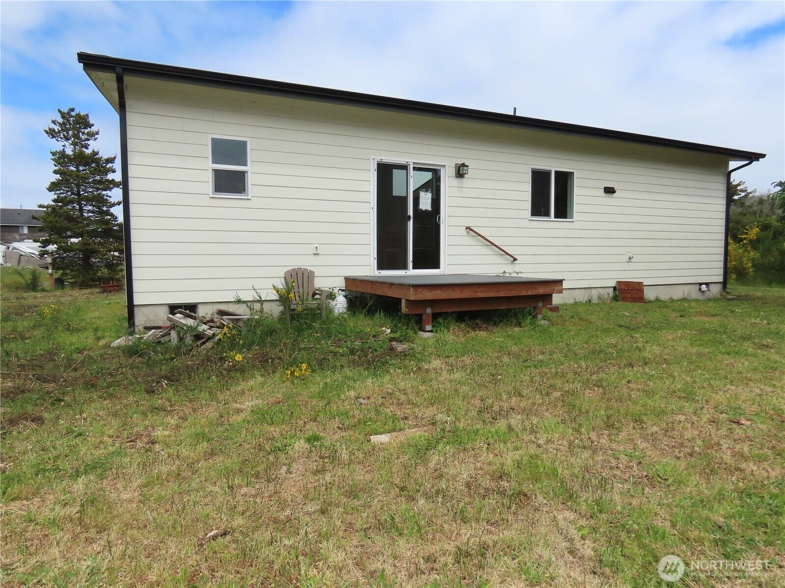 Property Photo: 943 Silver King Avenue SE WA 98569