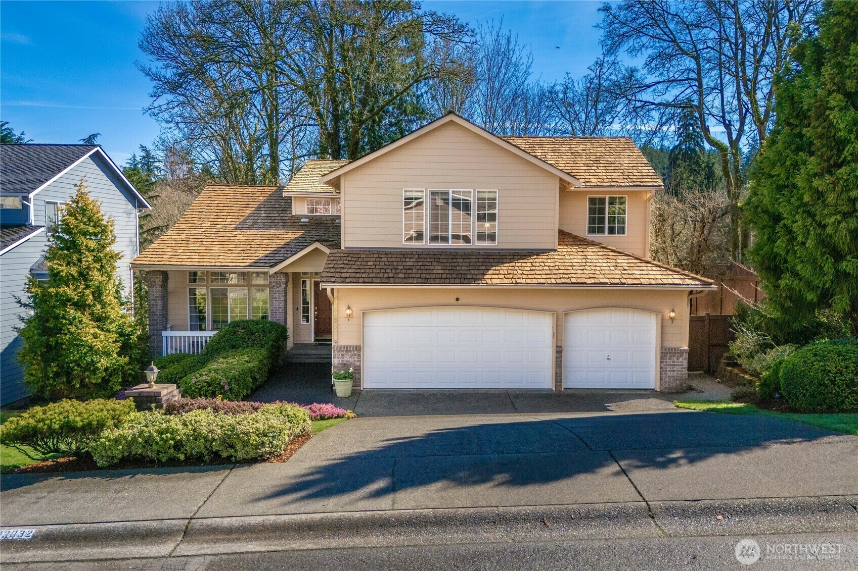 Property Photo: 33032 47th Avenue SW WA 98023