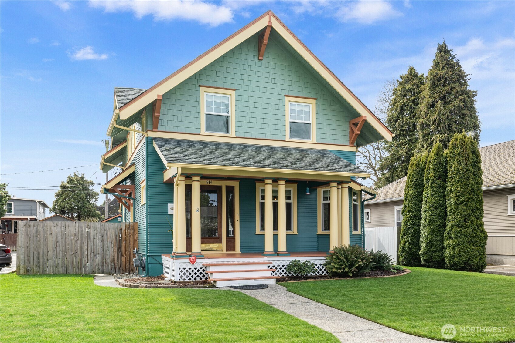 Property Photo: 814 E Wright Ave WA 98404