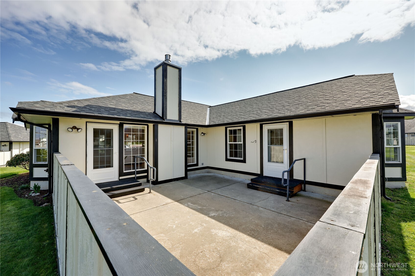 Property Photo: 933 N Woolsey Court WA 98382