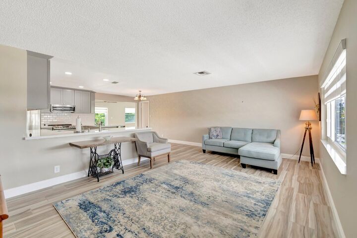 Property Photo: 2012 SW 15th Street FL 33426