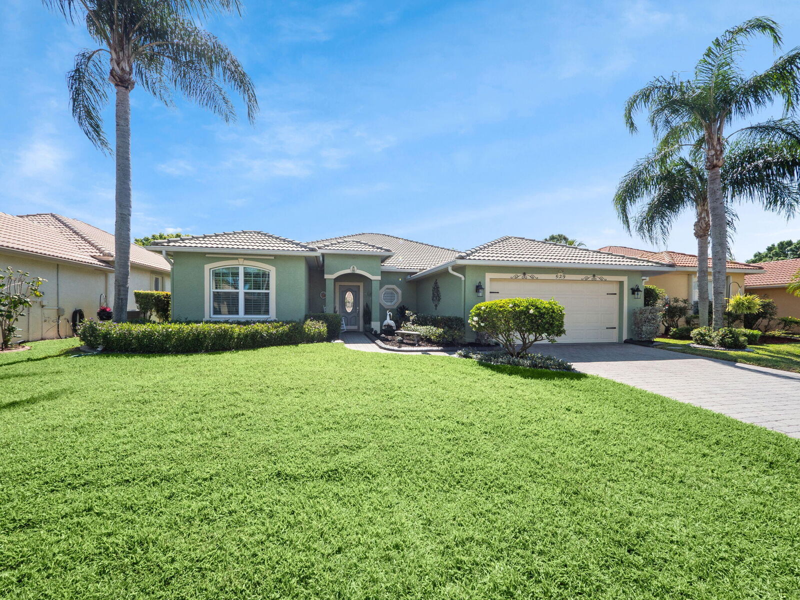 Property Photo: 529 NW Waverly Circle FL 34983