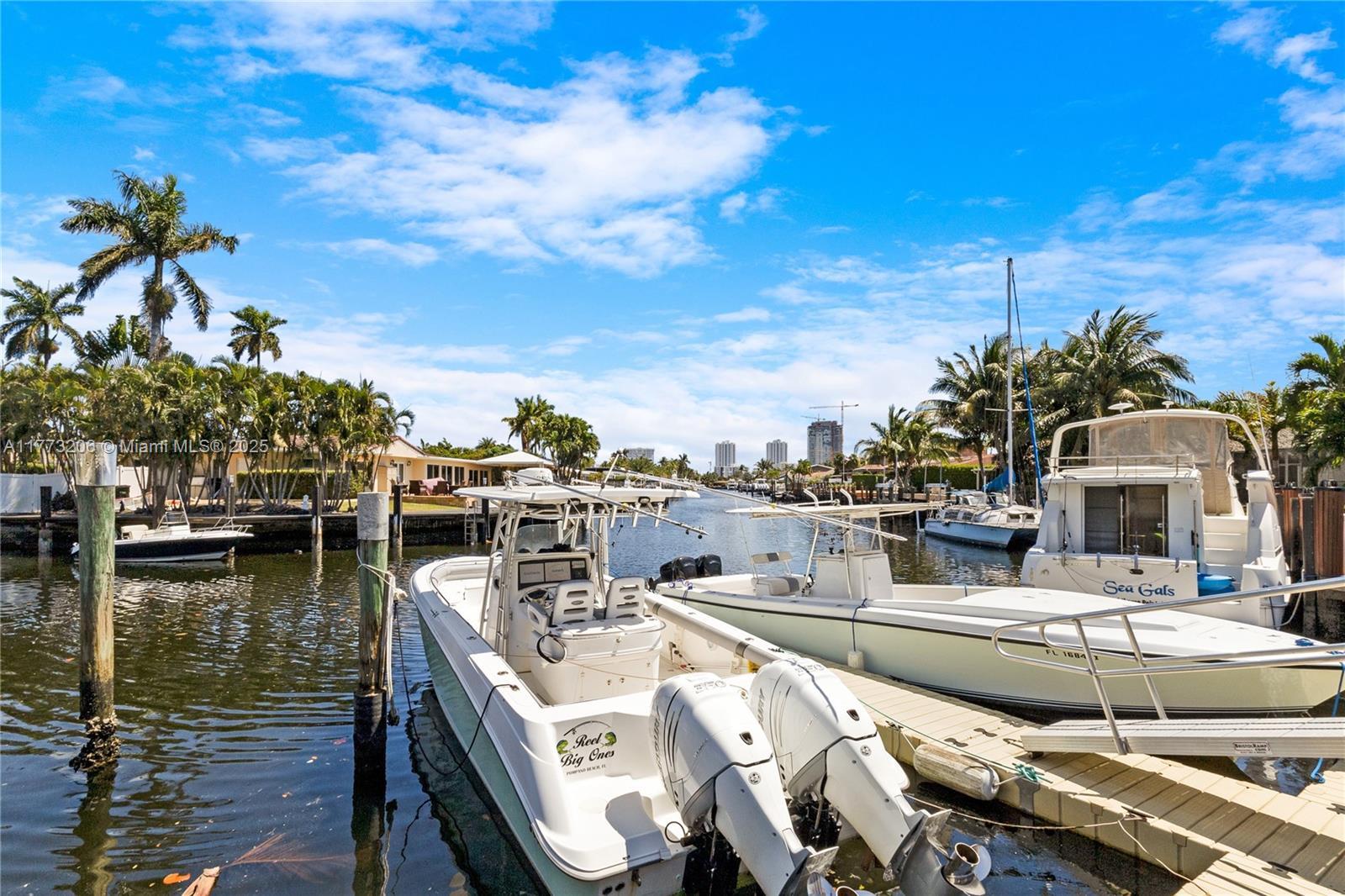 Property Photo: 2201 SE 9th St 106 FL 33062