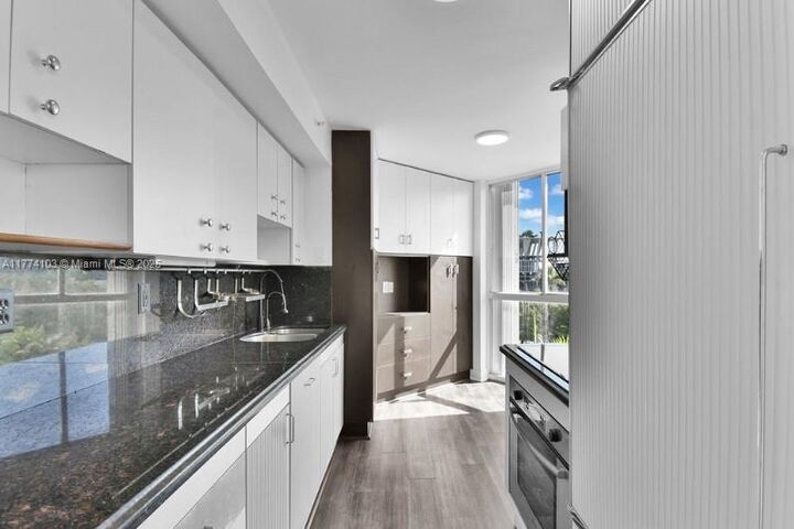 1688 West Ave 602  Miami Beach FL 33139 photo
