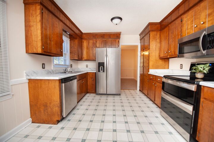 Property Photo:  322 Seven Oaks Lane  SC 29301