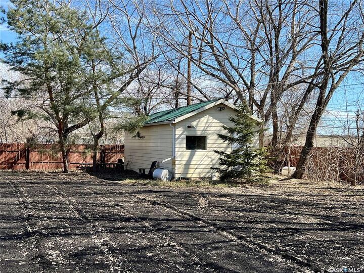 Property Photo:  514 2nd Street E  SK S9X 1G6 