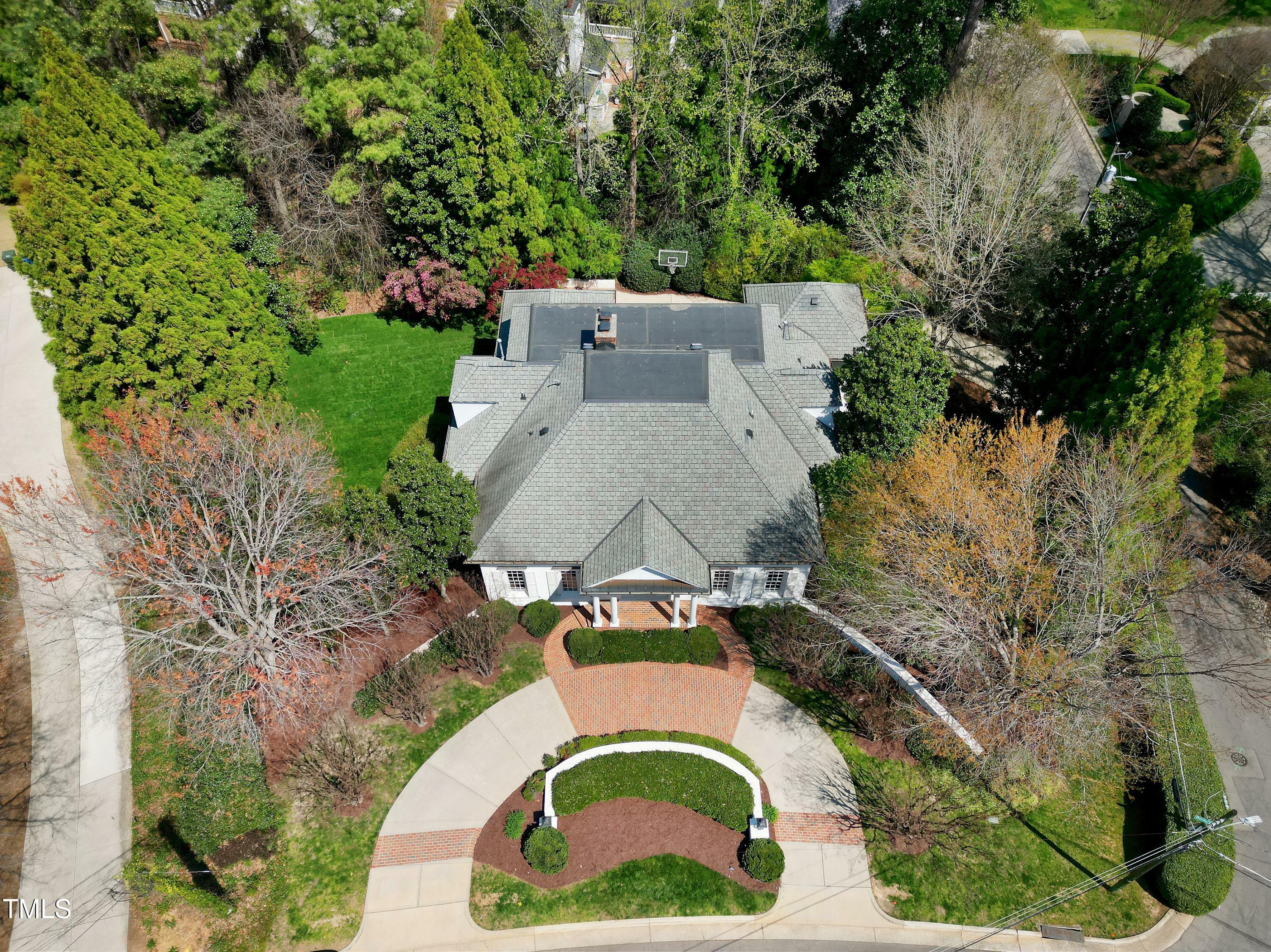 Property Photo: 1925 Banbury Road NC 27608