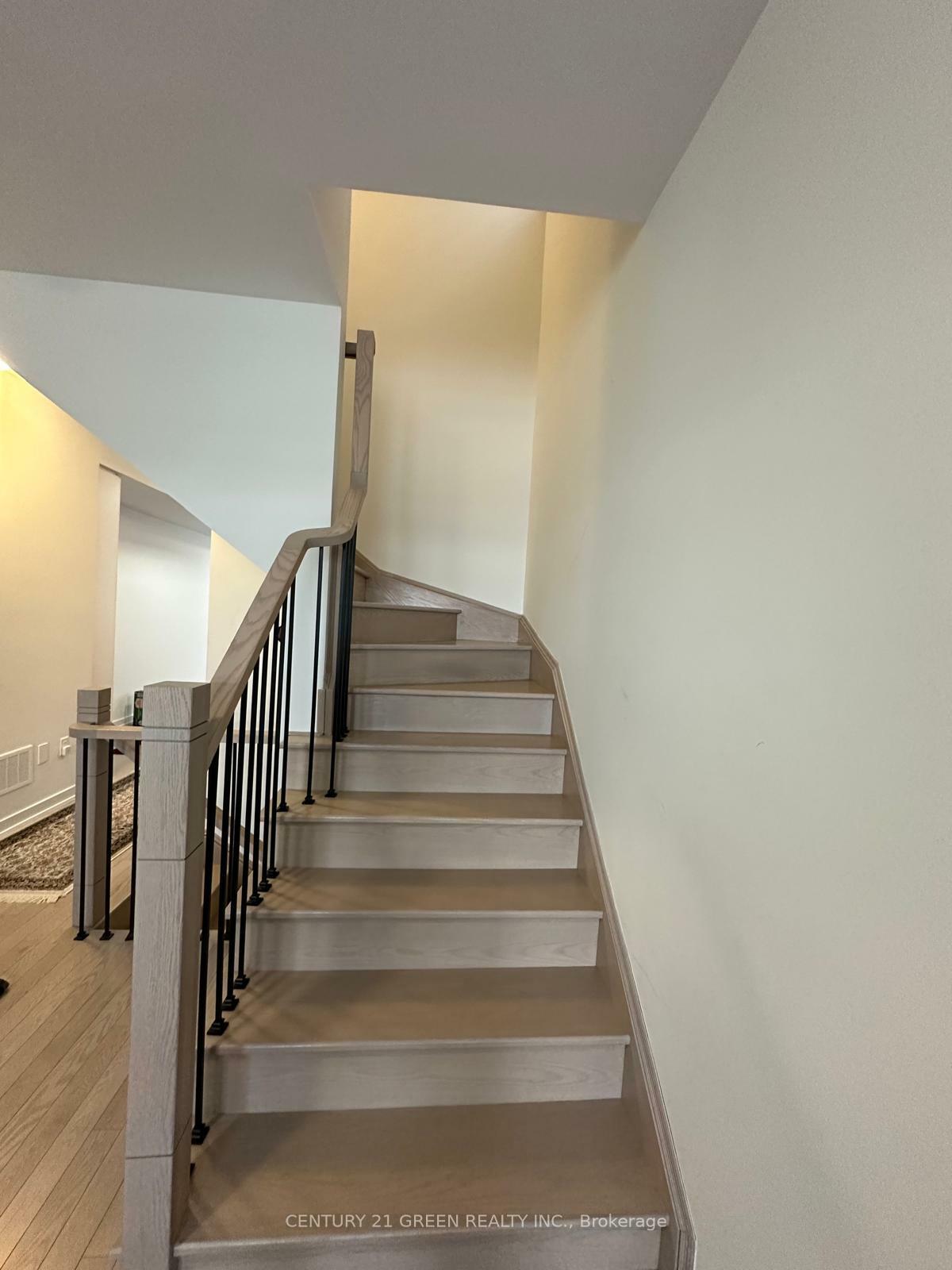 Photo de la propriété: 1551 Midland Avenue ON M1P 0G3