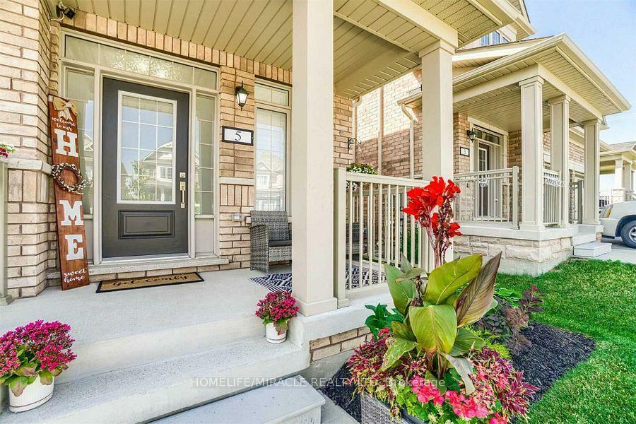 Property Photo: 5 Pridham Place ON L0G 1W0