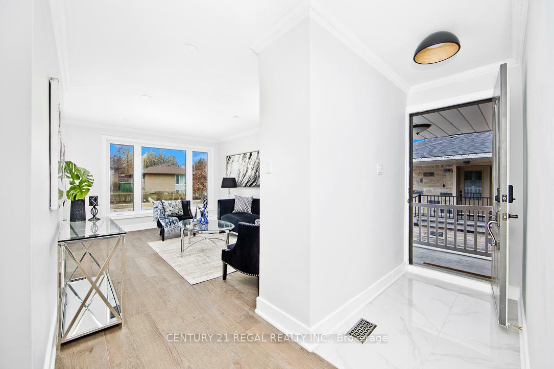 Property Photo: 51 Thornbeck Drive ON M1G 2J7