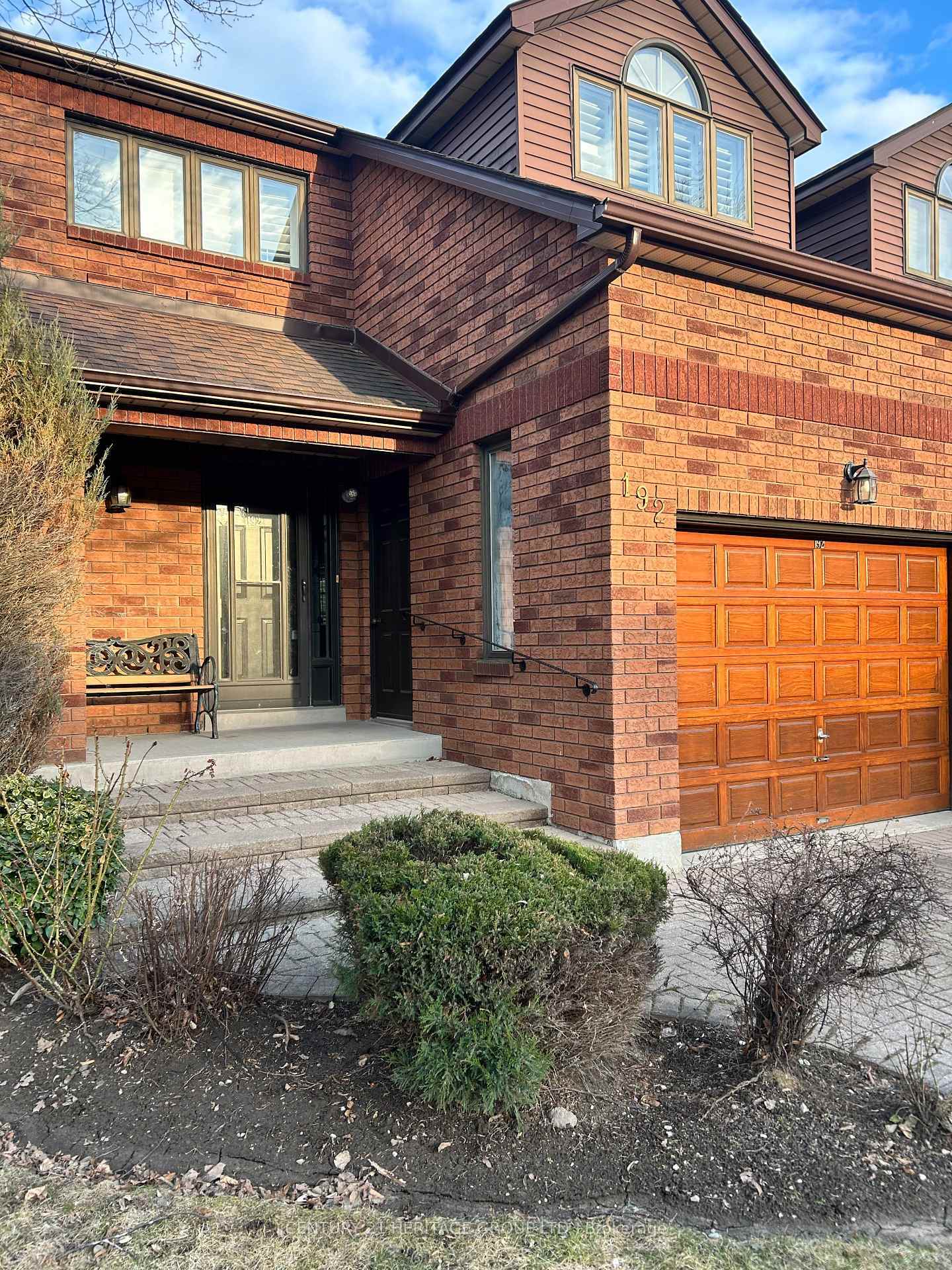 Photo de la propriété: 192 Green Briar Road ON L9R 0L3