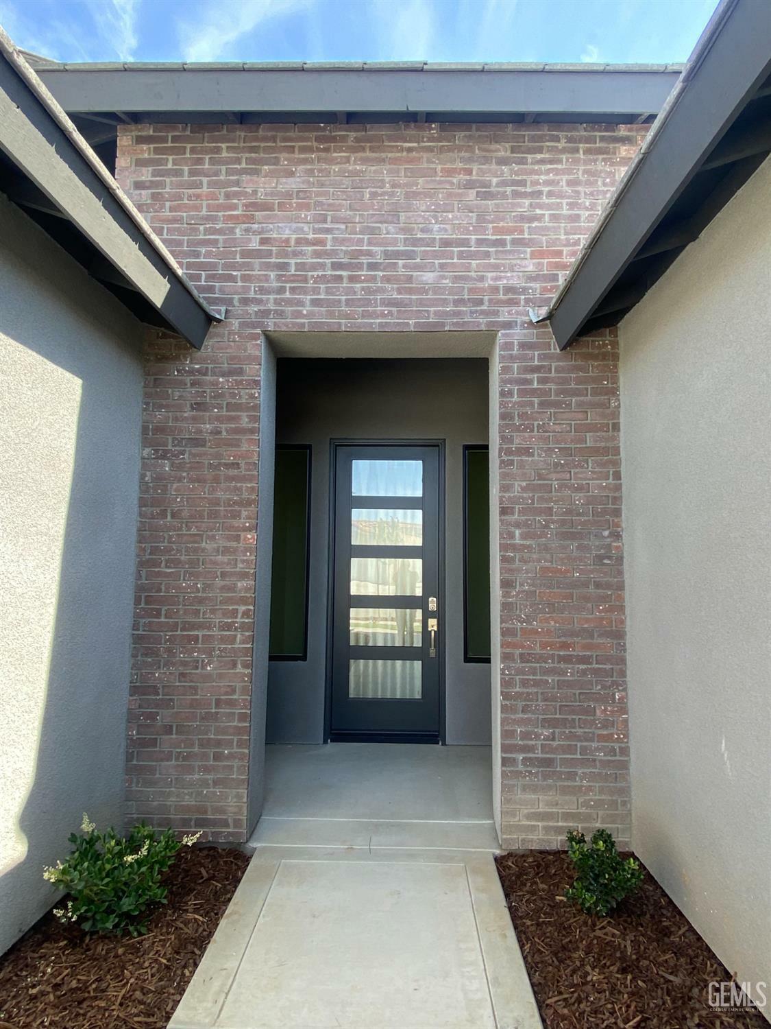 Property Photo: 12707 Kinnick Court CA 93311