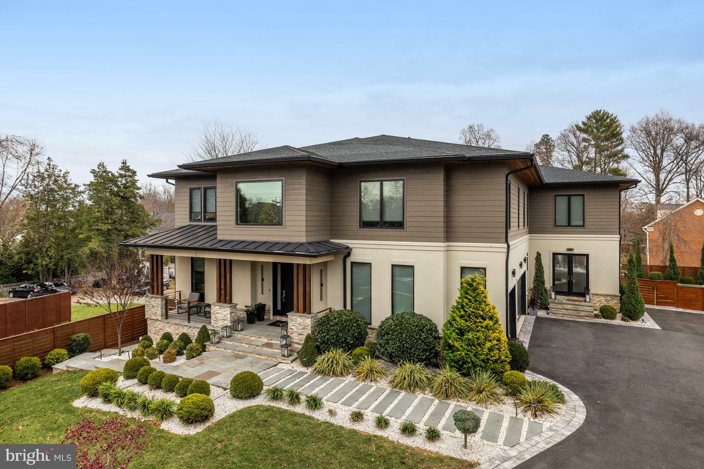 Property Photo: 1549 Brookhaven Drive VA 22101