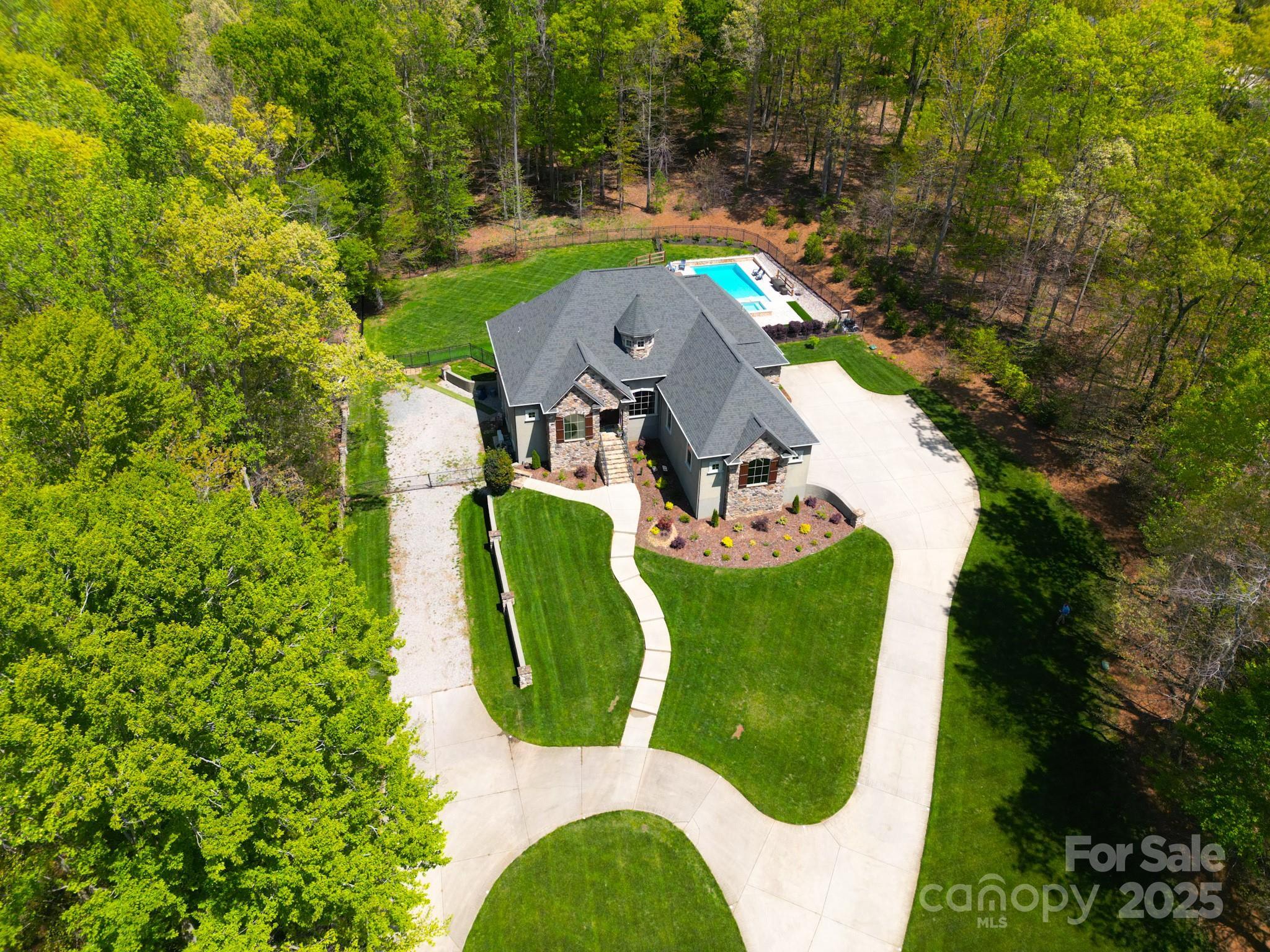 Property Photo: 4071 King Wilkinson Road NC 28092