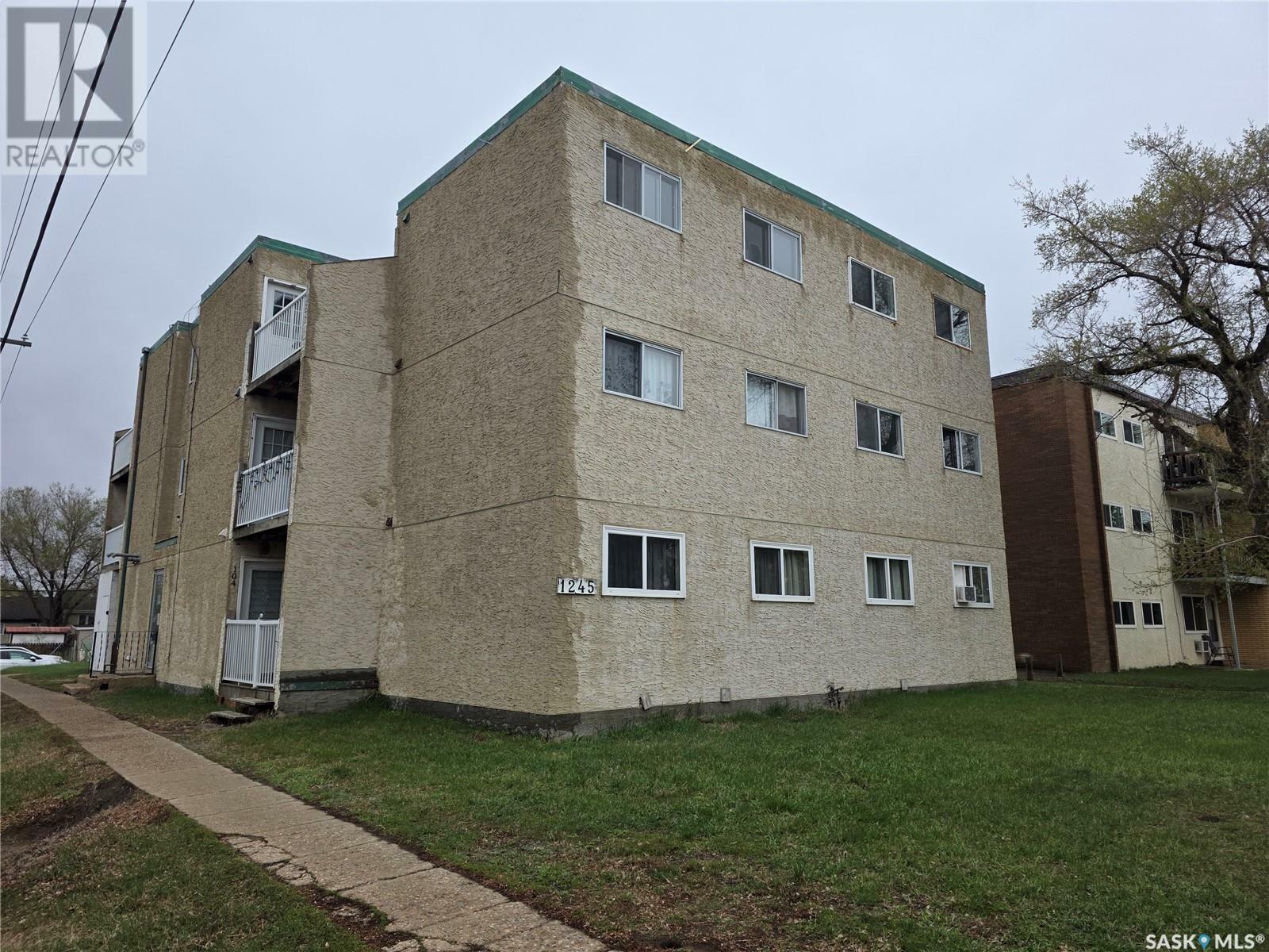 Property Photo: 1245 12th Avenue SW SK S6H 6H5