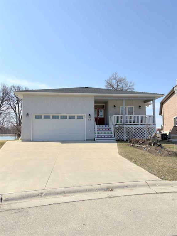 Property Photo: 13 Lions Memorial Place MB R1N 3Z1