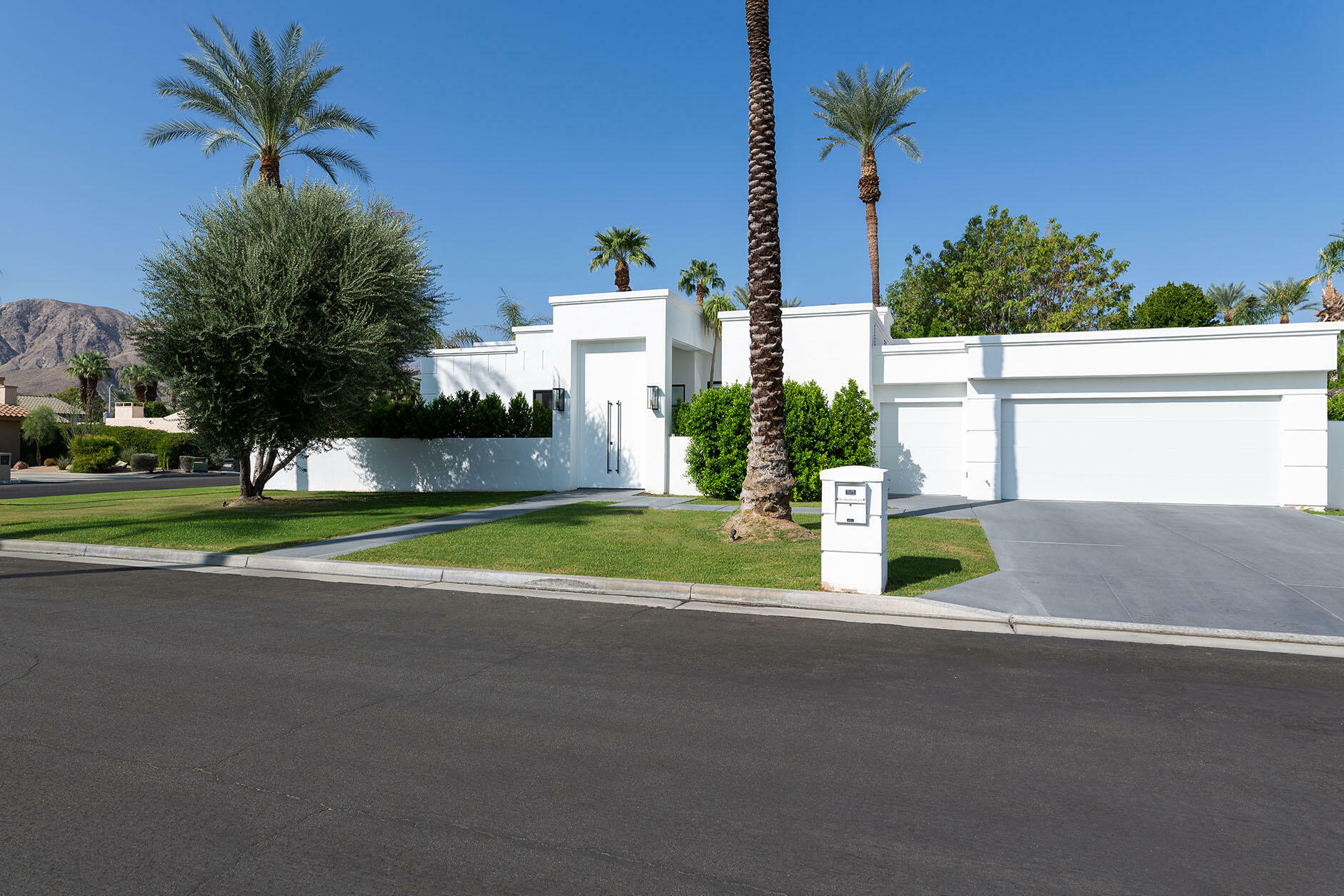Property Photo: 70445 Mottle Circle CA 92270