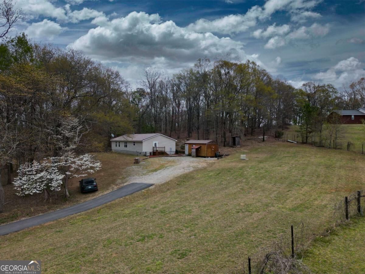 Property Photo: 4940 S Apple Valley Road GA 30549