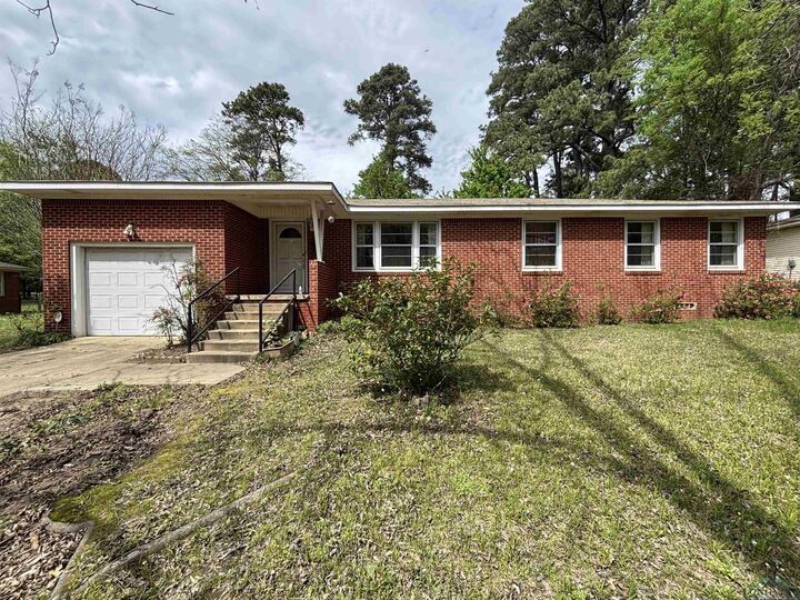 836 Pine  Gilmer TX 75644 photo