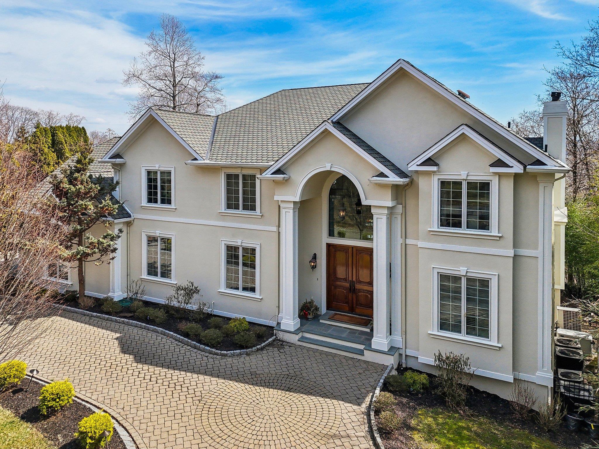 Property Photo:  2 Tompkins Court  NY 10960 