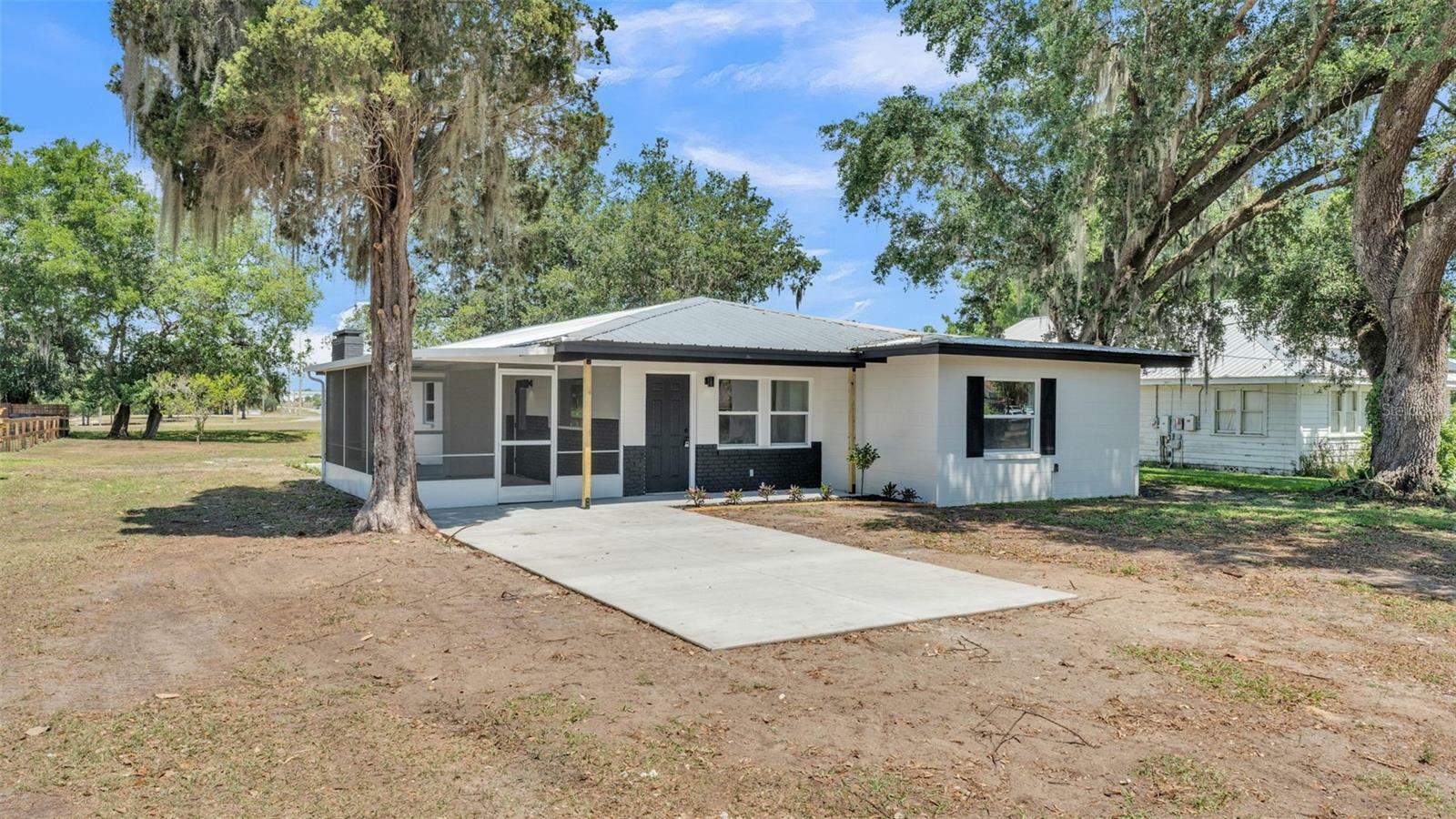 Property Photo:  1650 W McLeod Street  FL 33830 