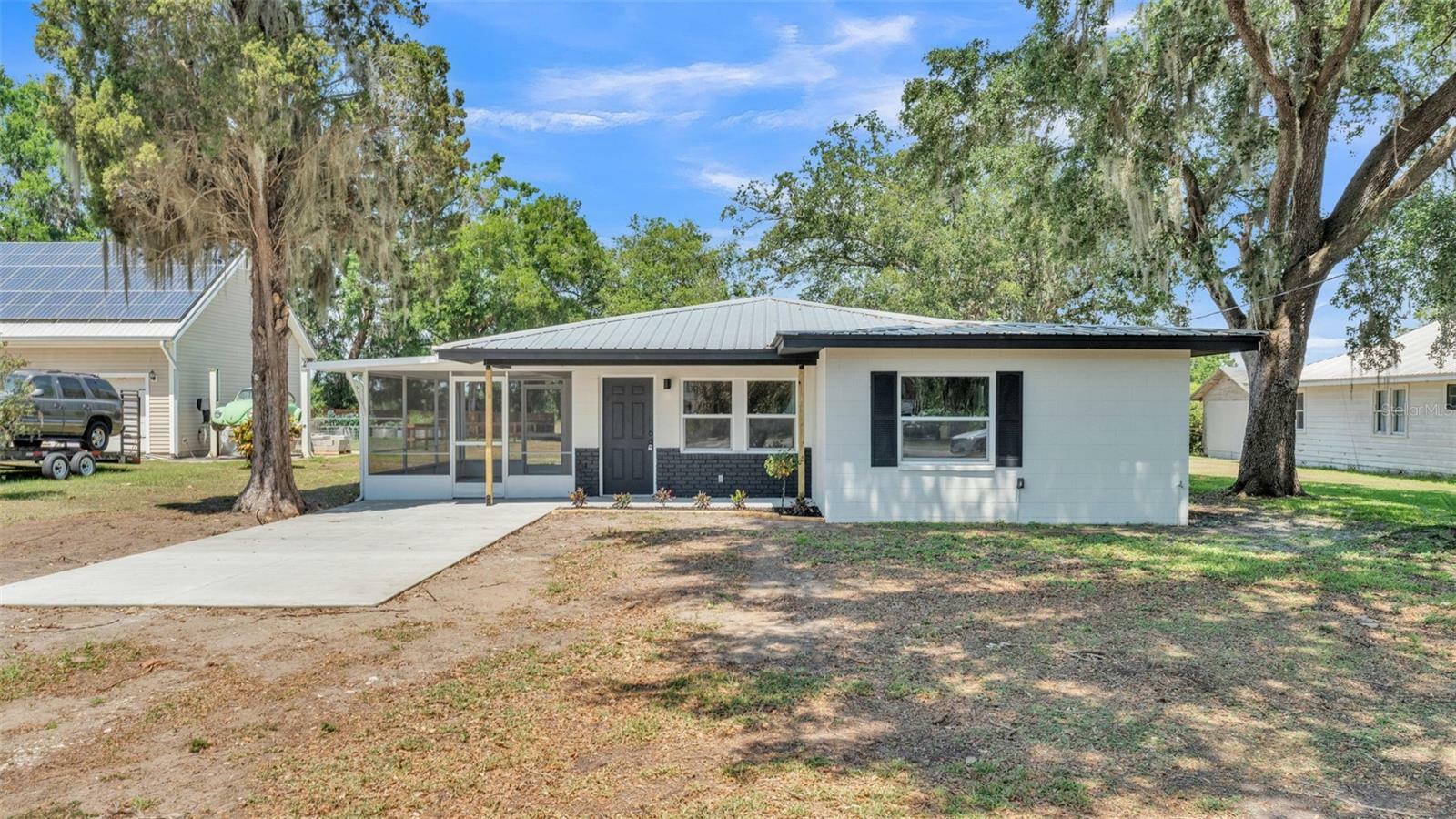 Property Photo: 1650 W McLeod Street FL 33830