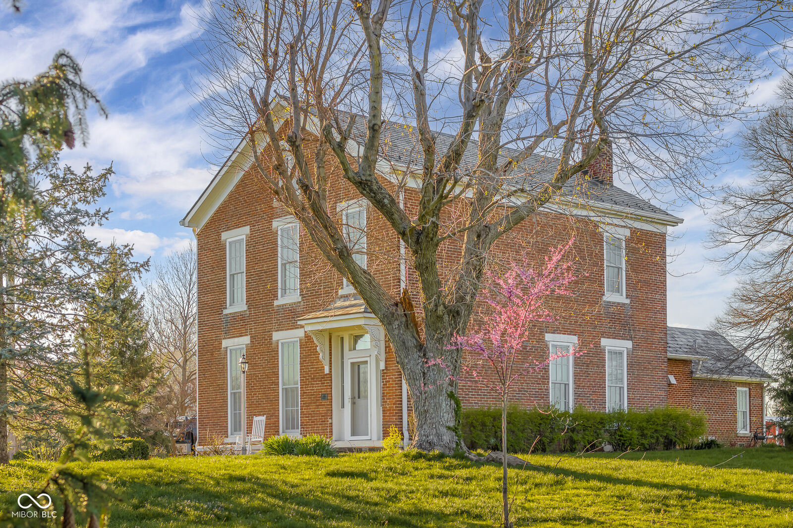 Property Photo: 5752 E River Road IN 46182