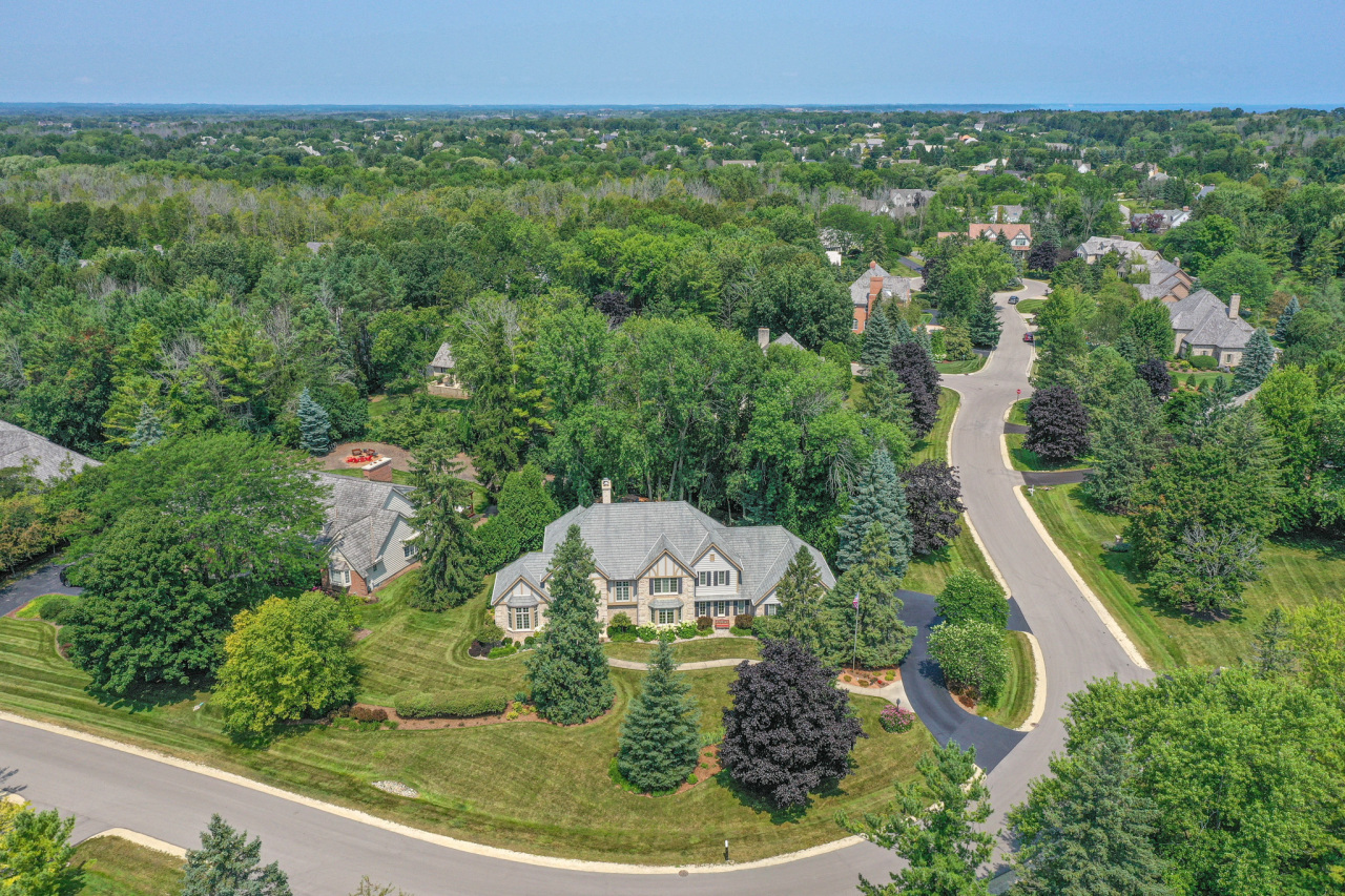 Property Photo: 106 W Vintage Dr WI 53092