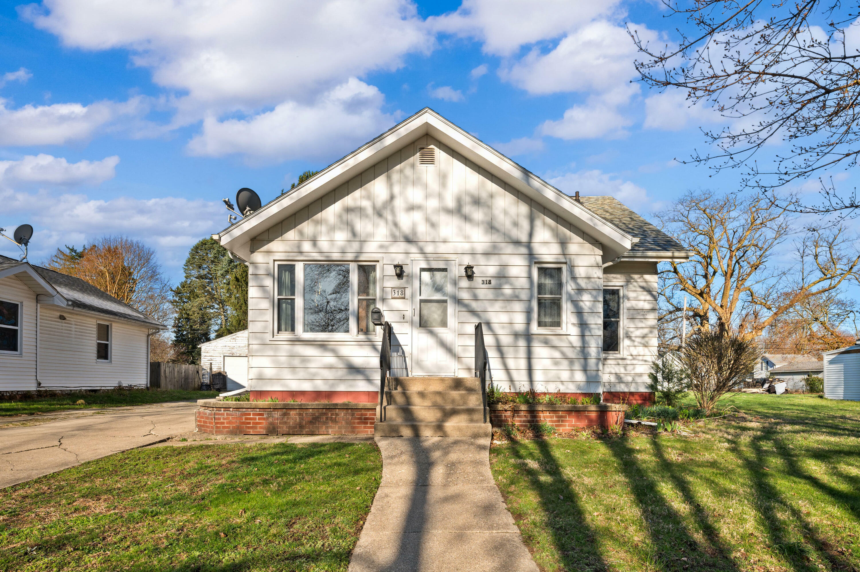 Property Photo: 318 Sylvan Avenue MI 49107