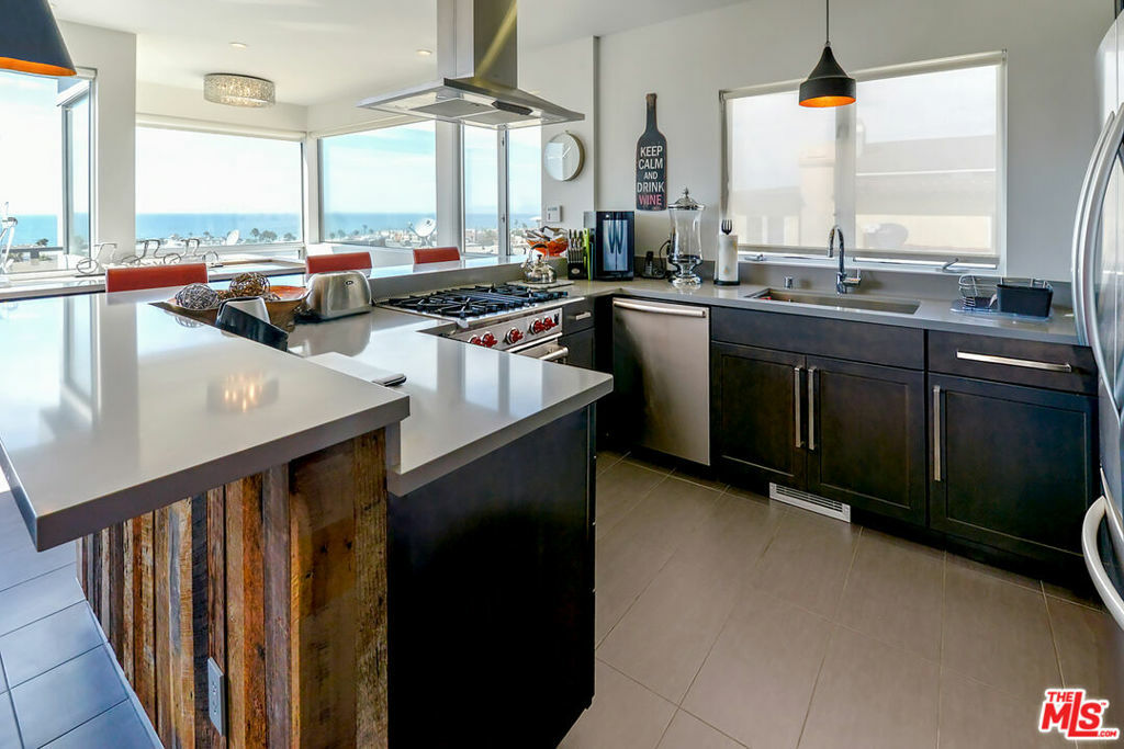 Property Photo: 1204 Monterey Boulevard CA 90254