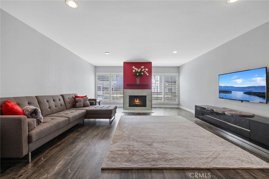 Property Photo: 14506 Benefit Street 103 CA 91403