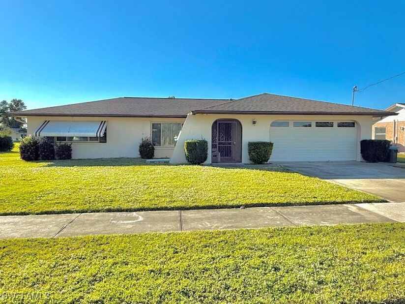 Property Photo:  5936 Poetry Court  FL 33903 