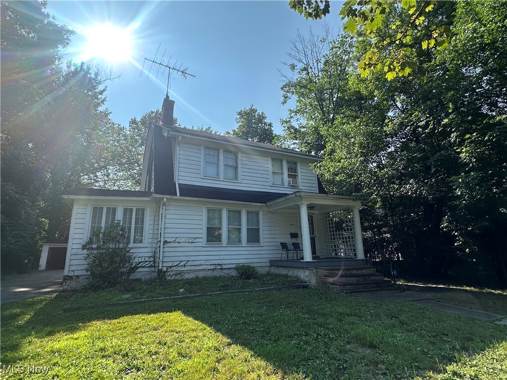 Property Photo: 1648 Maple Road OH 44121