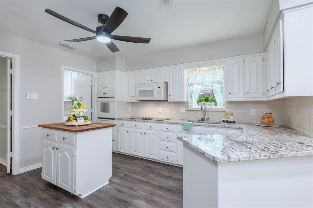 Property Photo:  7 Harolds Circle  TX 75081 