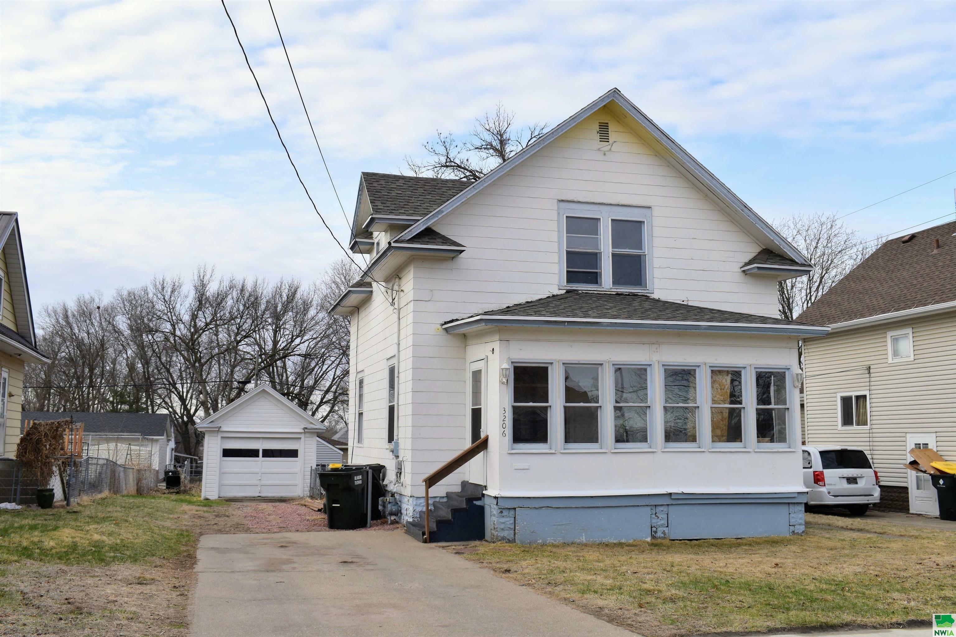 3206 5th Ave  Sioux City IA 51106 photo