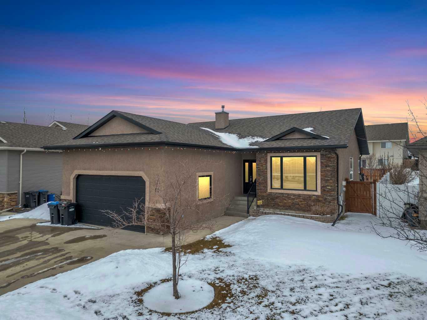 11 Lakeland Road  Sylvan Lake AB T4S 0A2 photo